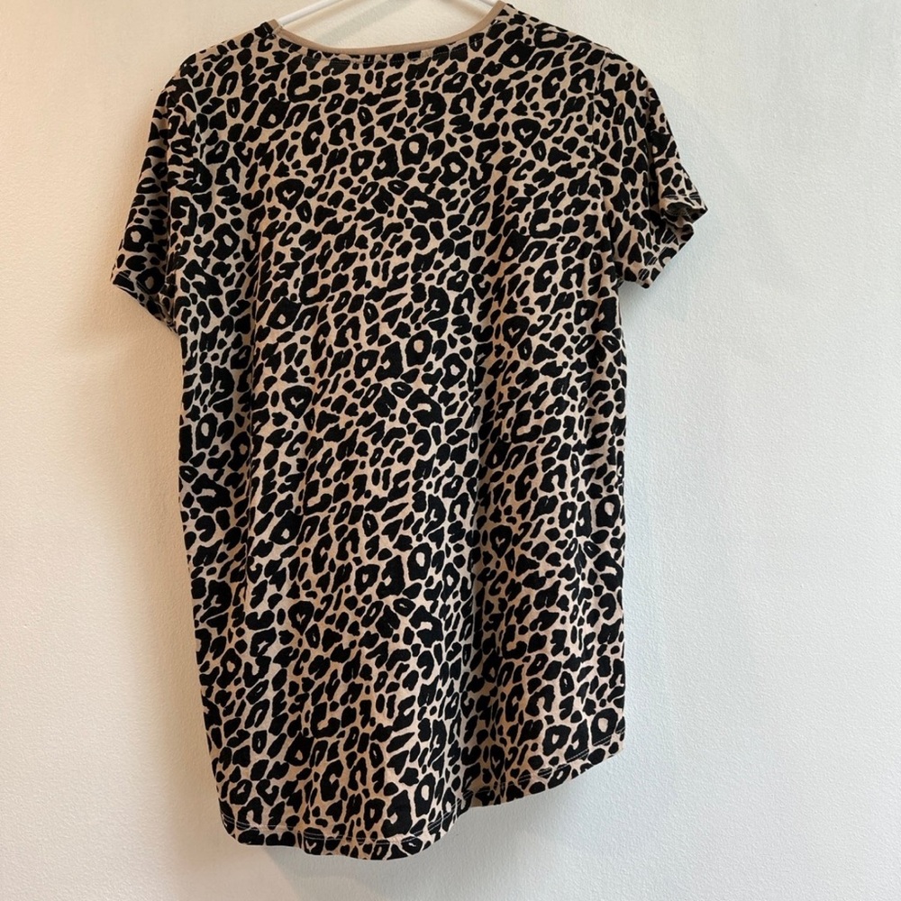 Zara women’s leopard tee medium